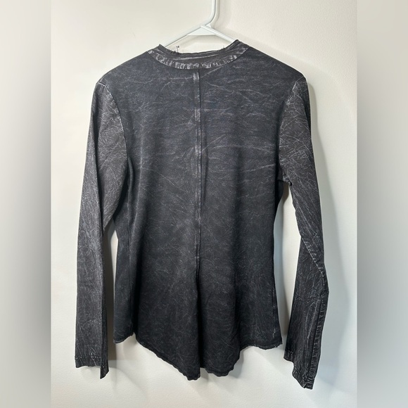 XCVI Crinkled Button Front Jacket Top - Black Gray Distressed Look - Size Small - Picture 8 of 9